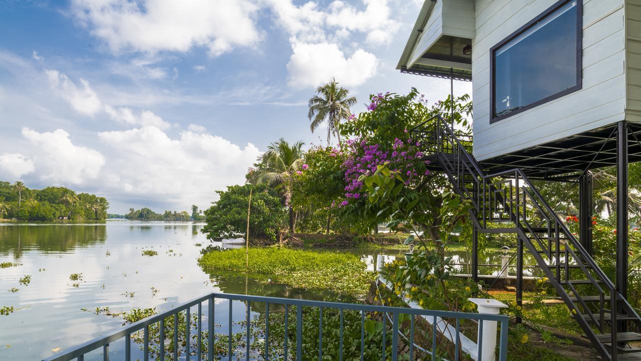 Warmth Lake Haven Alappuzha 외부 사진