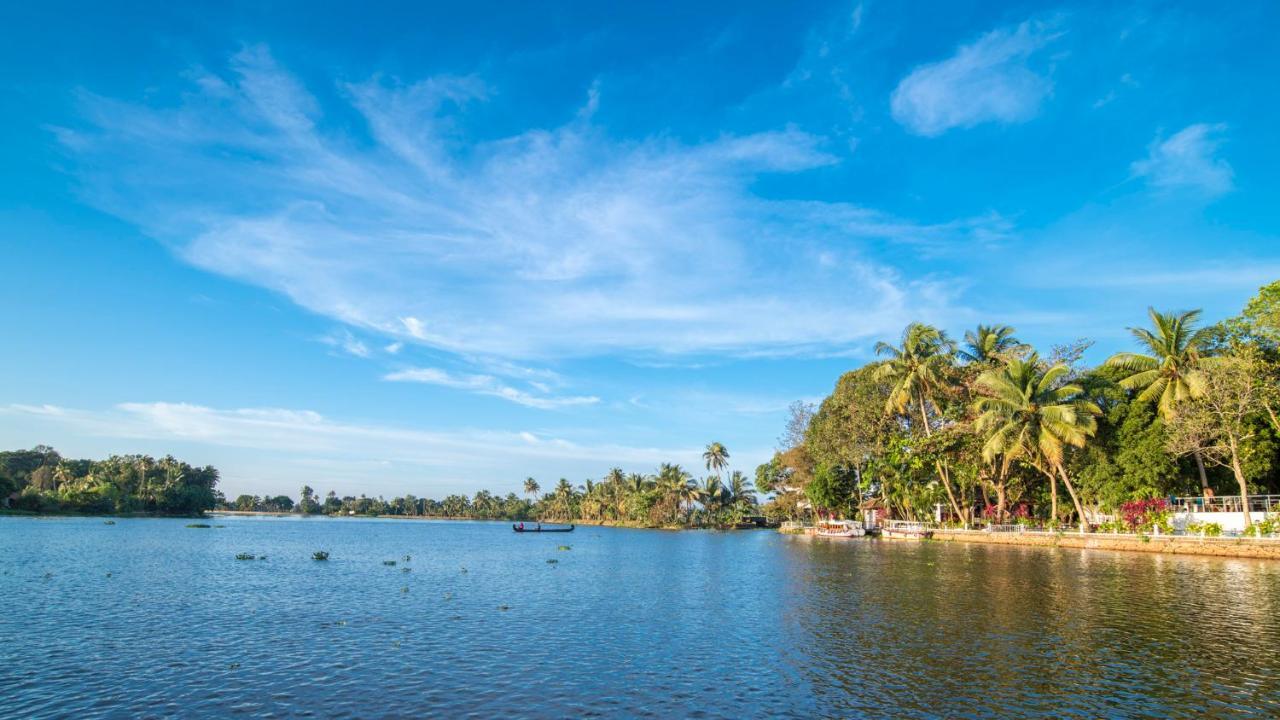 Warmth Lake Haven Alappuzha 외부 사진