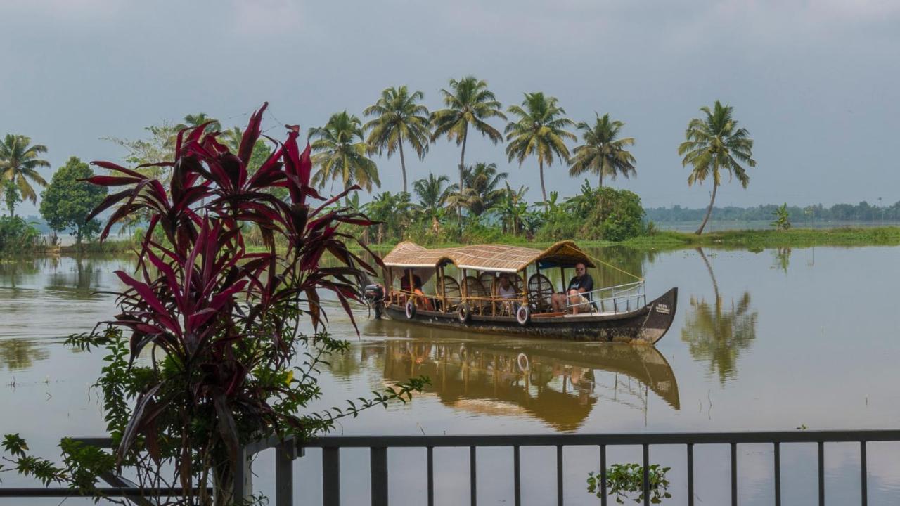 Warmth Lake Haven Alappuzha 외부 사진
