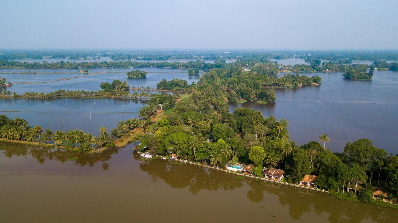 Warmth Lake Haven Alappuzha 외부 사진