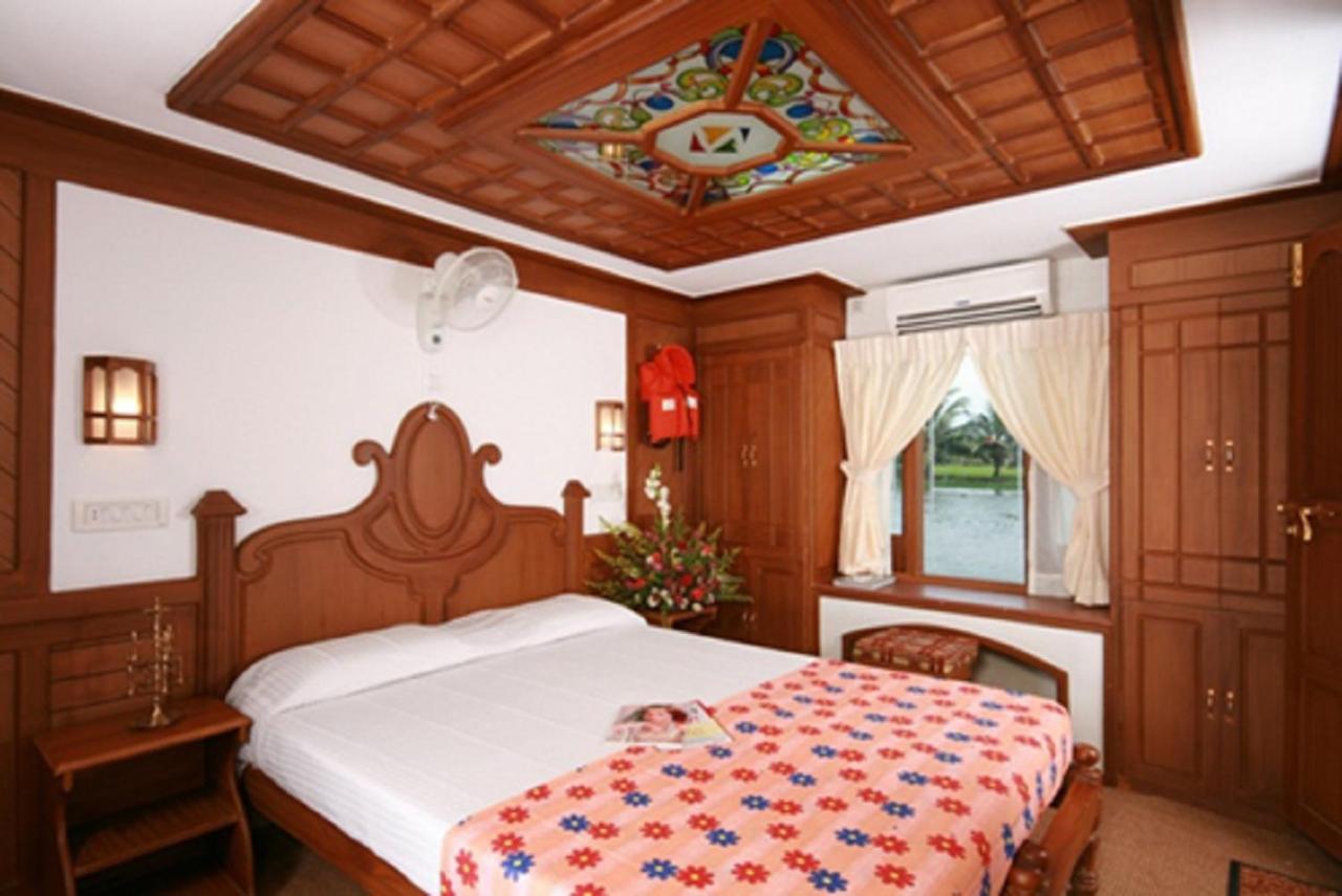 Warmth Lake Haven Alappuzha 외부 사진